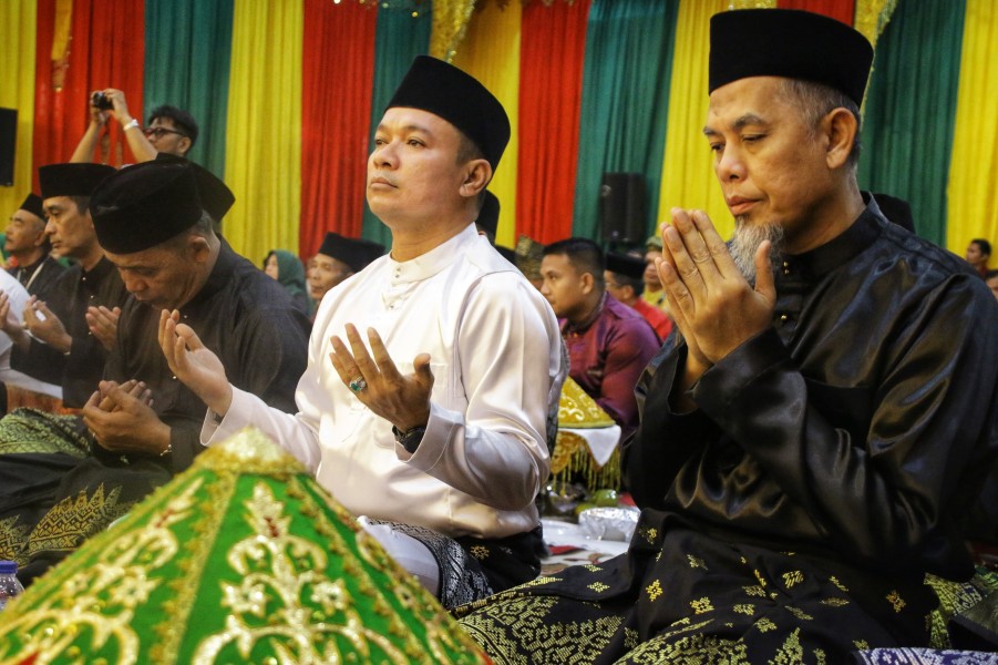 Hadiri Tepuk Tepung Tawar Menteri Kehutanan Raja Juli Antoni, Husni Tamrin Sampaikan Harapan