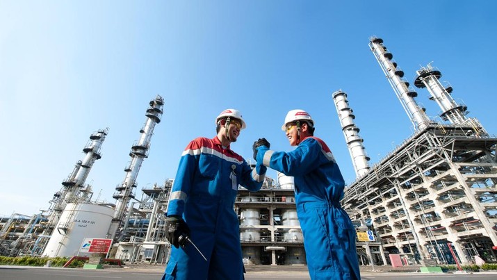 Bisnis Pertamina: Pilar Pertumbuhan Ekonomi dan Transformasi Energi Indonesia