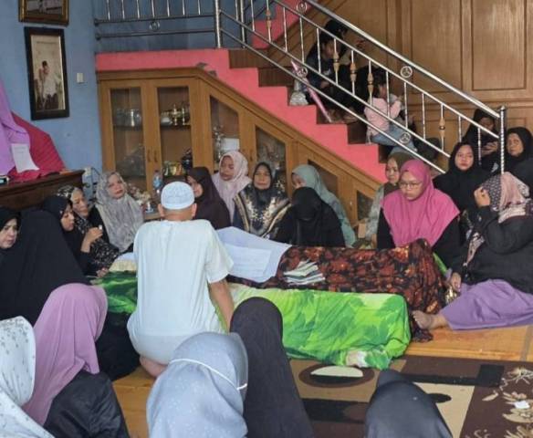 Walikota dan Wakil Walikota Dumai Sholatkan Jenazah H Zainal Abidin