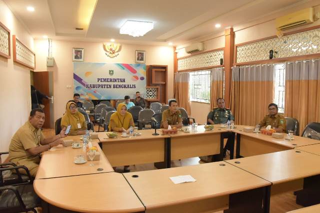 Pemerintah Kabupaten Mengikuti Rakor Pengendalian Inflasi Secara Virtual di Ruang Rapat Hang Jebat