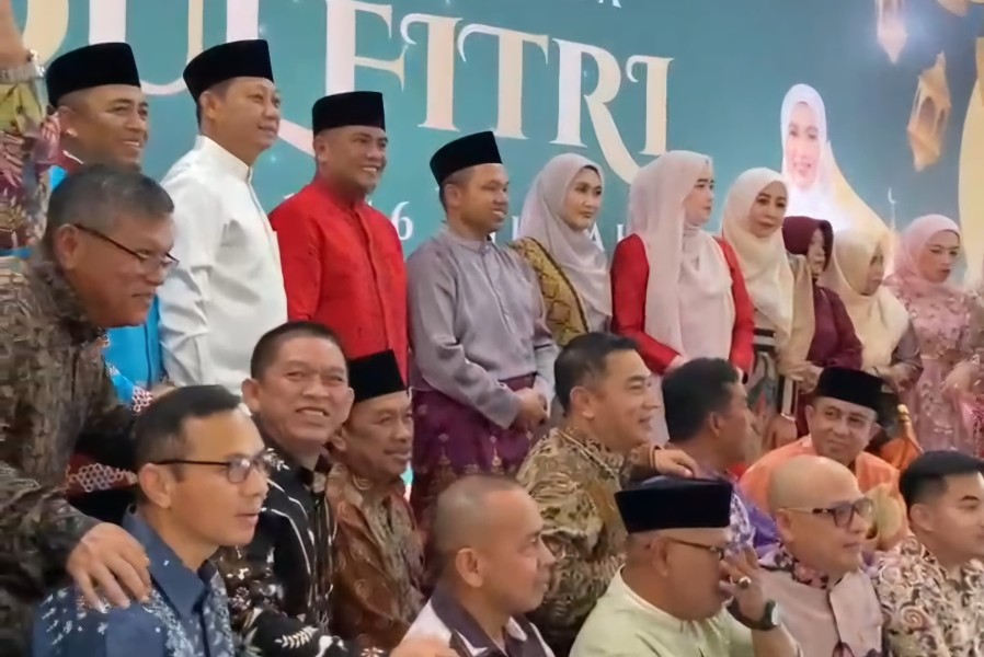 Idul Fitri 1446 H, Bupati Pelalawan Halal Bihalal ke Rumah Dinas Gubernur Riau