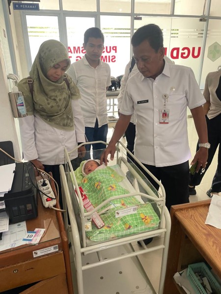 Kadinsos Tindaklanjuti Laporan Temuan Bayi Terlantar