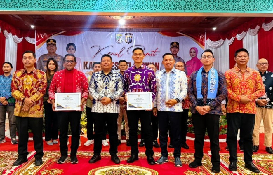 Pisah Sambut Kapolres Pelalawan: Bupati Zukri Apresiasi AKBP John Louis dan Sambut AKBP Ahmad Nur Ari