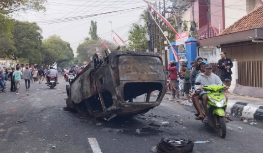 Polisi Selidiki Pembakaran Mobil Usai Demo Anarkis di Pati