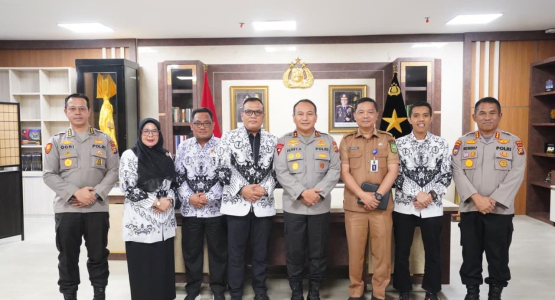 PGRI Riau dan Polda Riau Sepakat Perkuat Perlindungan Hukum Guru dan Gerakan Green Policing