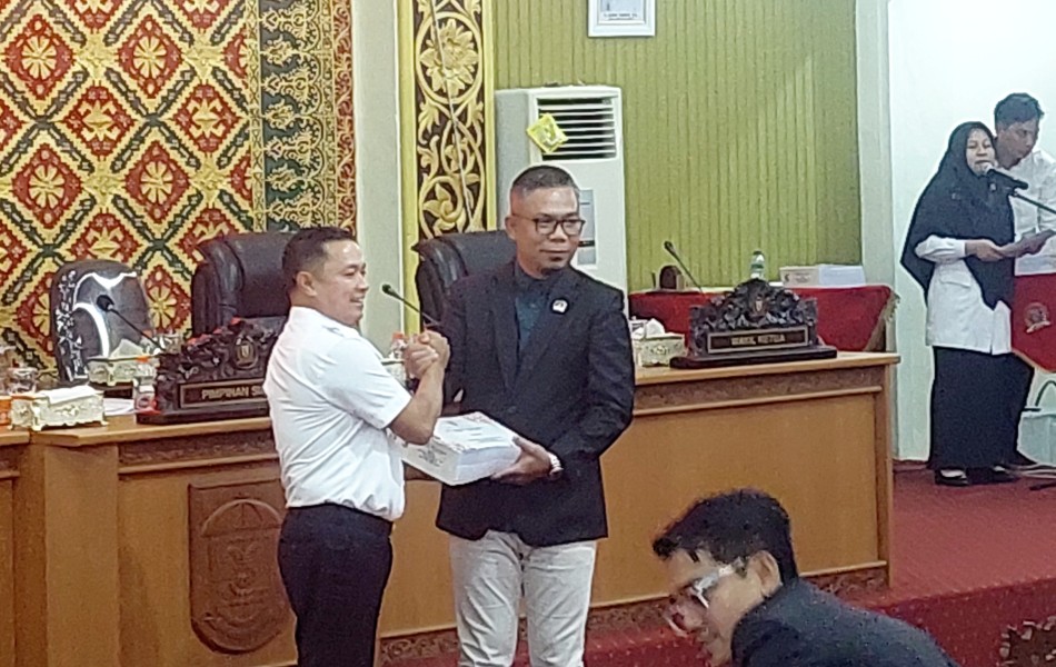 Pemkab Pelalawan Serahkan RAPBD 2026 ke DPRD, Ajukan Anggaran Rp 1,65 Triliun