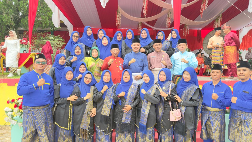 Husni Tamrin Jadi Pembina Upacara Hardiknas di Kecamatan Pangkalan Kuras