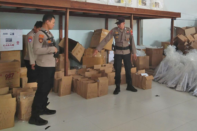 Polres Seruyan Tingkatkan Keamanan Gudang Logistik KPU Jelang Pemilihan