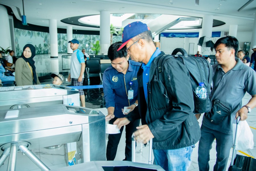 Antisipasi Kepadatan Libur Panjang Isra Miraj dan Imlek 2025: ASDP dan Kemenhub Optimalkan Layanan Penyeberangan