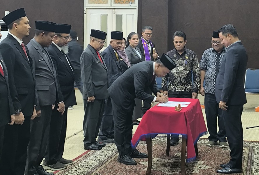 9 Pejabat Pelalawan Dilantik, Husni Tamrin Tekankan Integritas dan Dedikasi