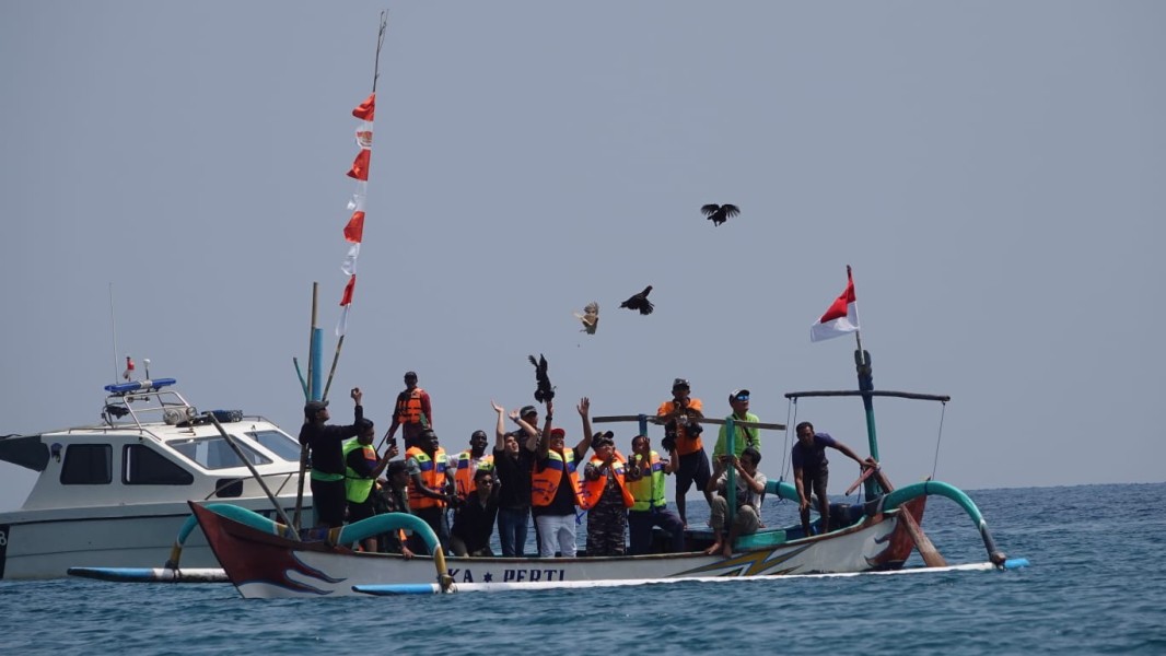 Bupati Situbondo Lepas Lomba Ayam Sap-Sap, Dongkrak Pariwisata Pasir Putih