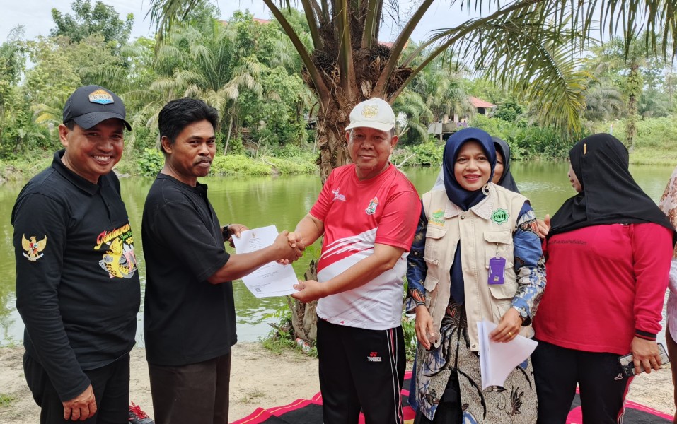 Tujuh Pelaku UMKM Pelalawan Terima Sertifikat Halal BPJPH, Dorong Produk Lokal Berdaya Saing