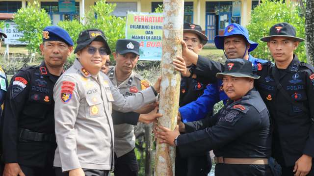 Dari Doa Ke Aksi Polri Hadir Bangun Jembatan Sekolah di Pelosok Meranti