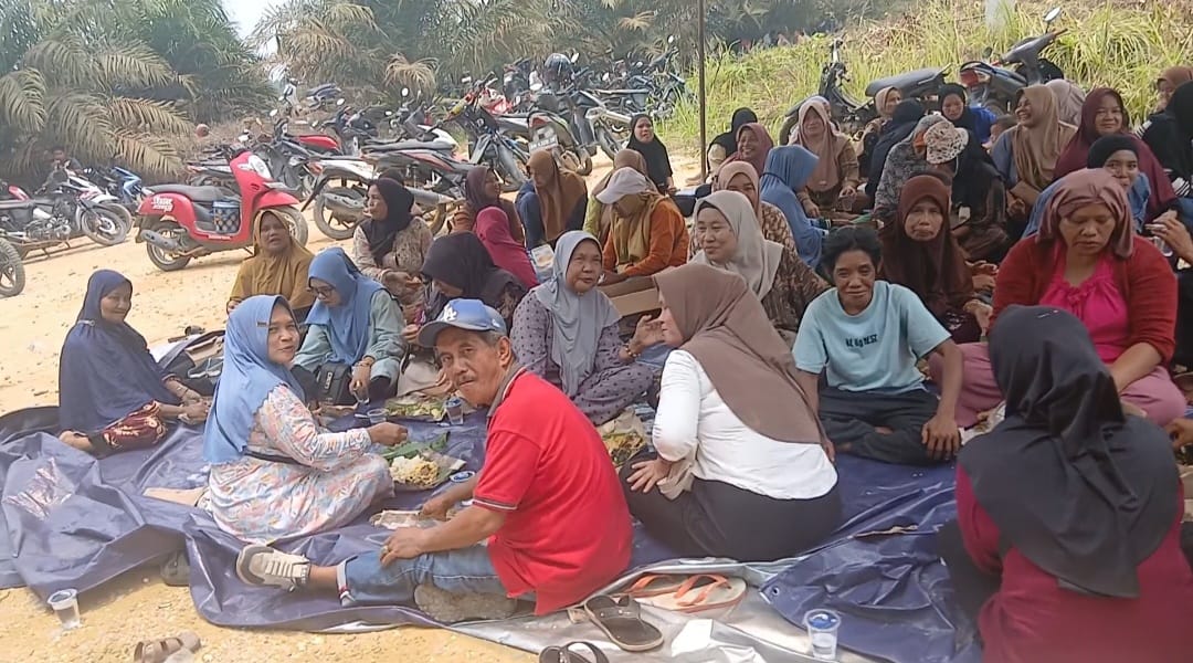 Tagih Kewajiban Kemitraan 20 Persen PT Serikat Putra, 1.500 Warga Pelalawan Gelar Aksi Damai