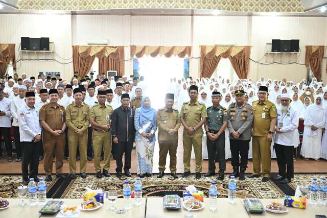 Bupati Bistamam Buka Secara Resmi Kegiatan Bimbingan Manasik Haji Tingkat Kabupaten Tahun 2025