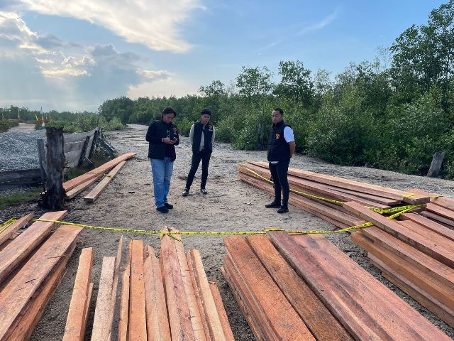 Polsek Tebing Tinggi Temukan Kayu Ilegaloging di Lukun Tak Bertuan