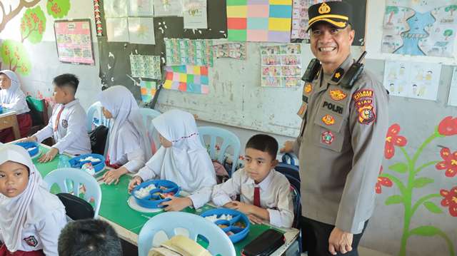 Polres Kep Meranti Bersama Forkompinda Tinjau Dapur Makan Bergizi Gratis