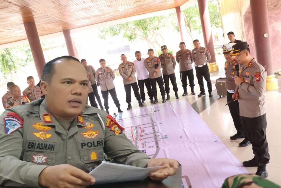 Polres Inhu Lakukan Pengawalan Pendaftaran Paslon Bupati ke KPU