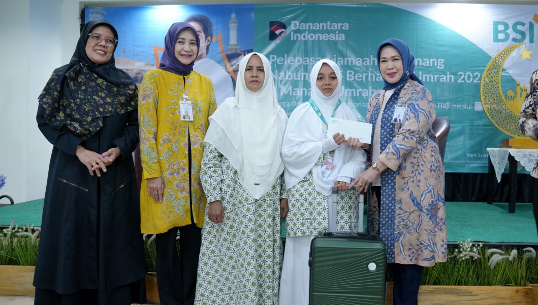 BSI Berangkatkan Umrah 50 Nasabah Tabungan Haji, Perkuat Ekosistem Haji dan Umrah Jadi Motor Pertumbuhan Dana Murah