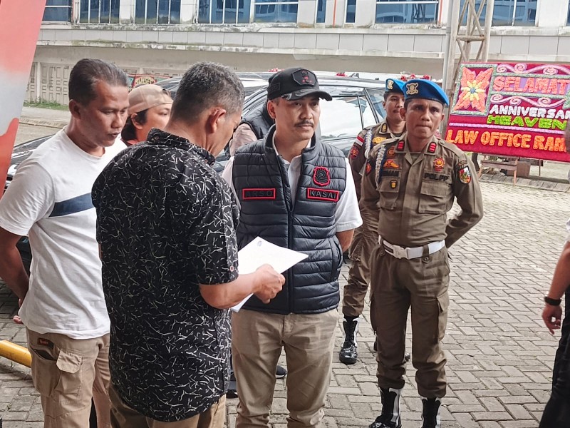 Satpol PP Pekanbaru Segel Heaven Two Resto dan KTV