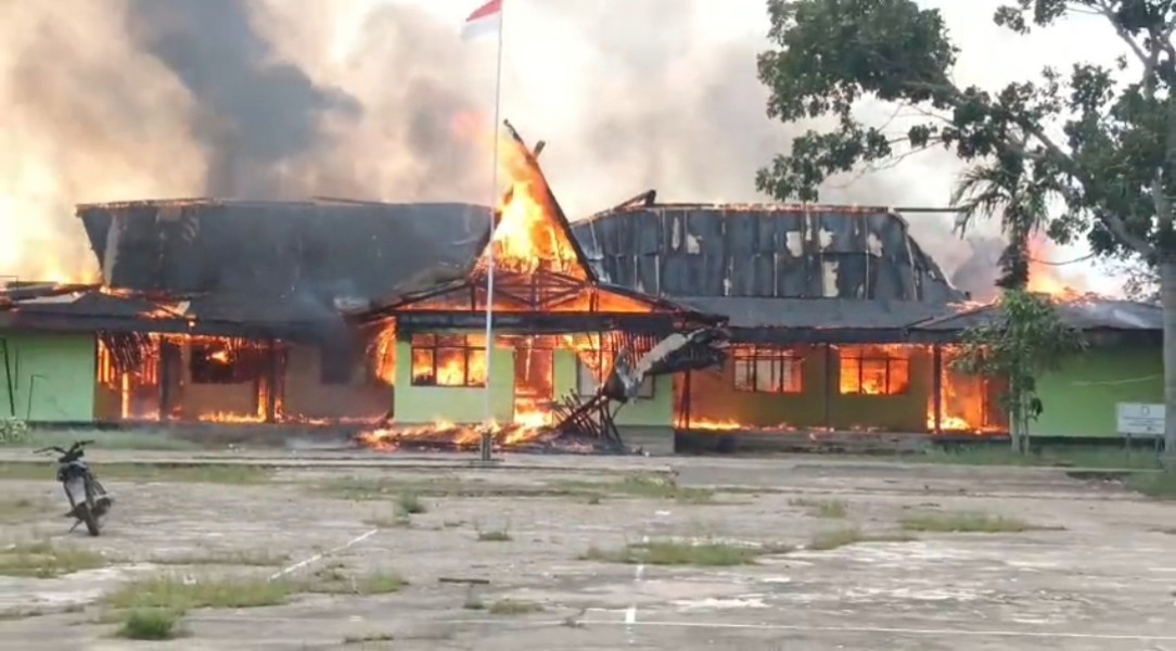 Kantor Camat Terbakar saat Pegawai Sedang Rapat