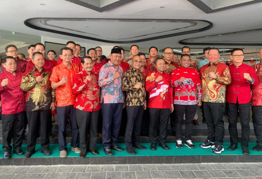 Perayaan Imlek di Pekanbaru Dihadiri Gubernur Terpilih Abdul Wahid dan Elit PDI Perjuangan Riau