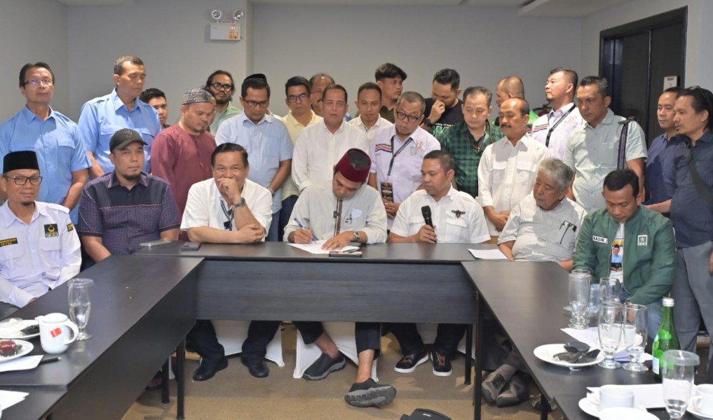 Teken Kesepakatan Bersama, UAS Dukung Pasangan Bermarwah di Pilgubri 2024