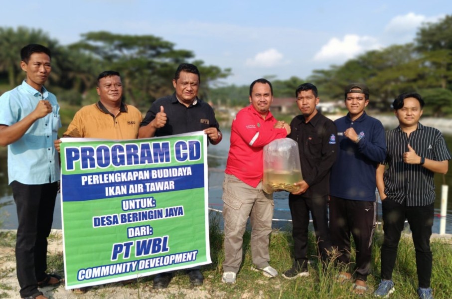 Dukung Ketahanan Pangan Desa, PT WBL Salurkan Bantuan Budidaya Ikan dan Jamur Tiram di Singingi Hilir
