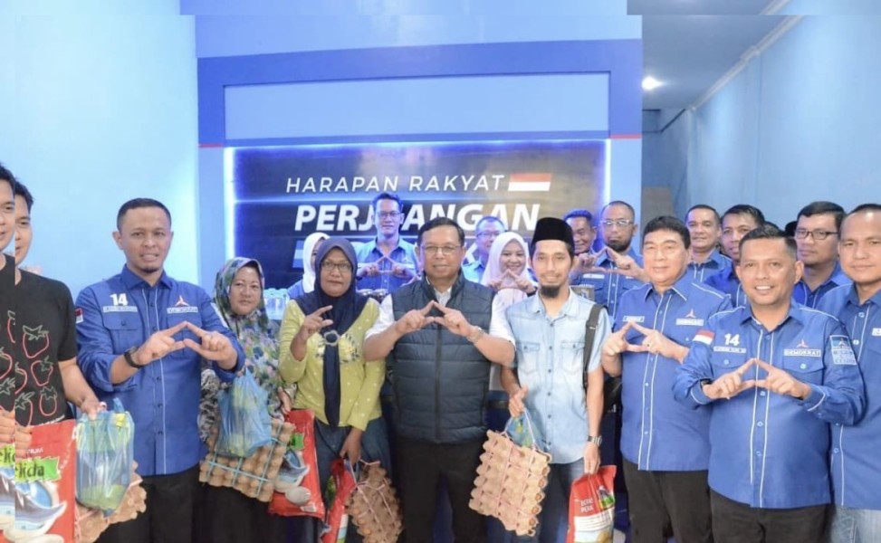 Sekjen Demokrat Sambangi Pekanbaru, Bawa Bantuan Sembako dan Pesan Soliditas Partai