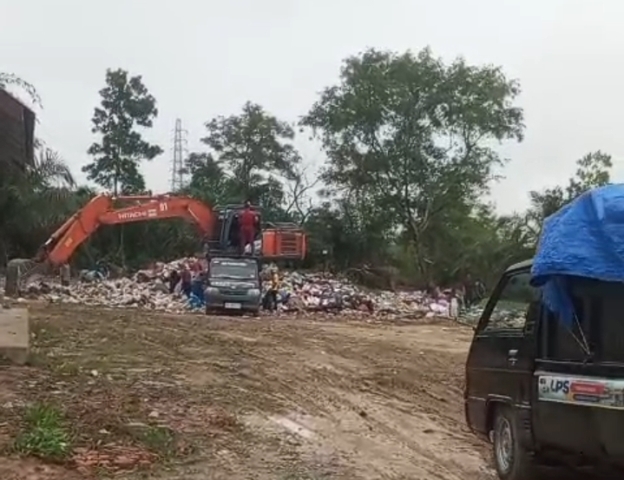 Belum Ada Titik Terang, Sopir Sampah Pekanbaru Siap Aksi Lagi di Depan Kantor Walikota