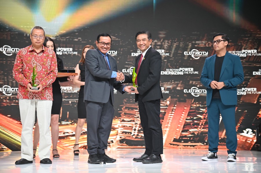 Gebrakan PLN Indonesia Power Pengembangan EBT Buahkan Anugerah Best Emerging Large Scale Renewable Energy Development