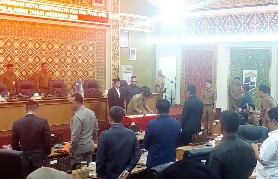 Rapat Paripurna DPRD Pelalawan Bentuk Pansus Tiga Ranperda