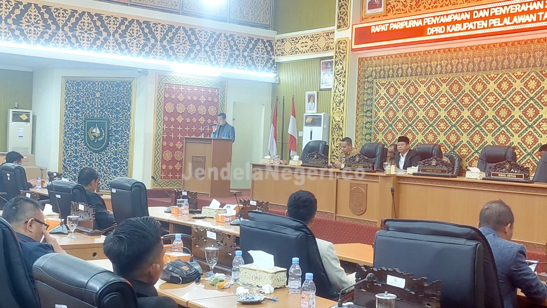 Perkuat Iklim Usaha dan UMKM, DPRD Pelalawan Serahkan Tiga Ranperda Prakarsa