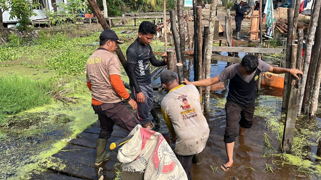 Goro Di Tembilahan Dan Batang Tuaka, Kapolres Inhil: Jembatan Ini Untuk Anak-Anak Yang Berlari Ke Sekolah Tanpa Takut