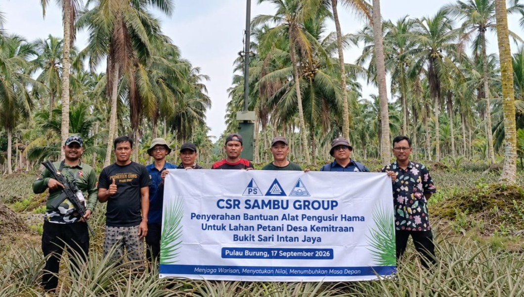 Majukan Sektor Pertanian, PT RSUP Salurkan Bantuan Alat Pengusir Hama dan Bibit Nanas untuk Tiga Desa Mitra