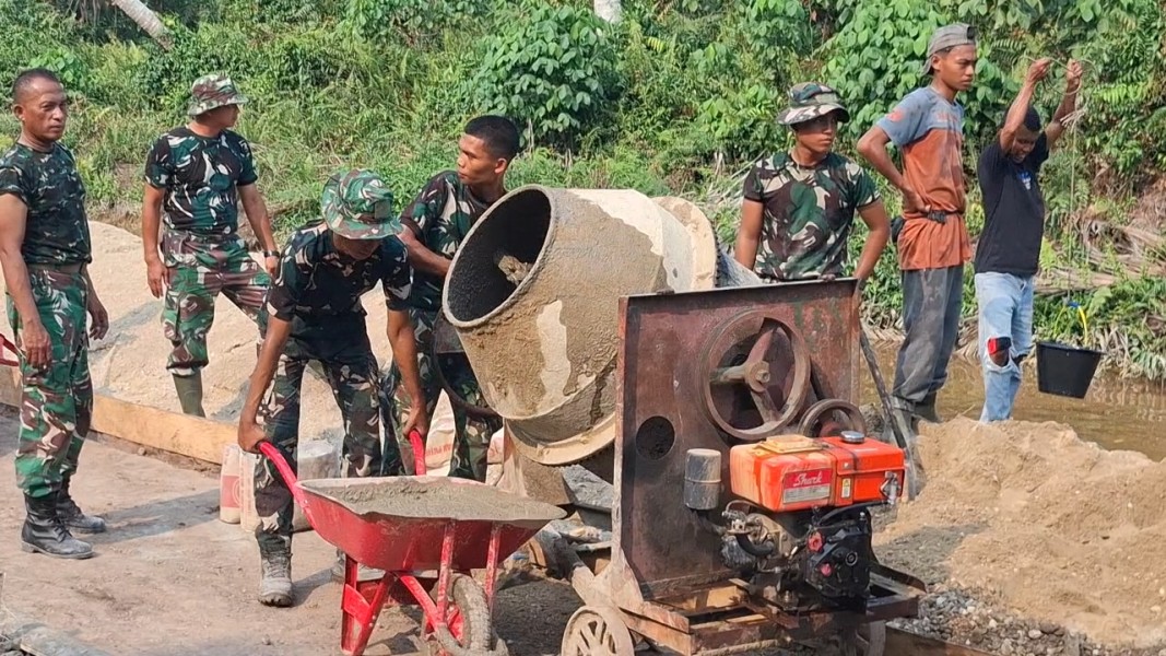 Aksi Nyata TNI di Pelosok Riau: Kodim 0314/Inhil Tembus Keterisoliran Desa Kuala Lemang Lewat TMMD ke-130
