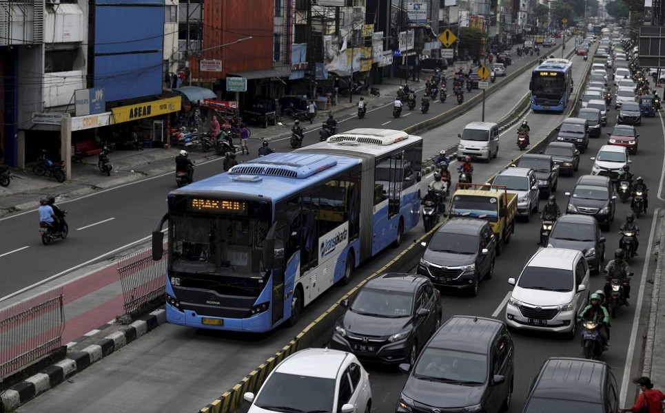 Krisis Transportasi Publik di Indonesia: Menatap Tantangan Serta Menggali Peluang dan Harapan