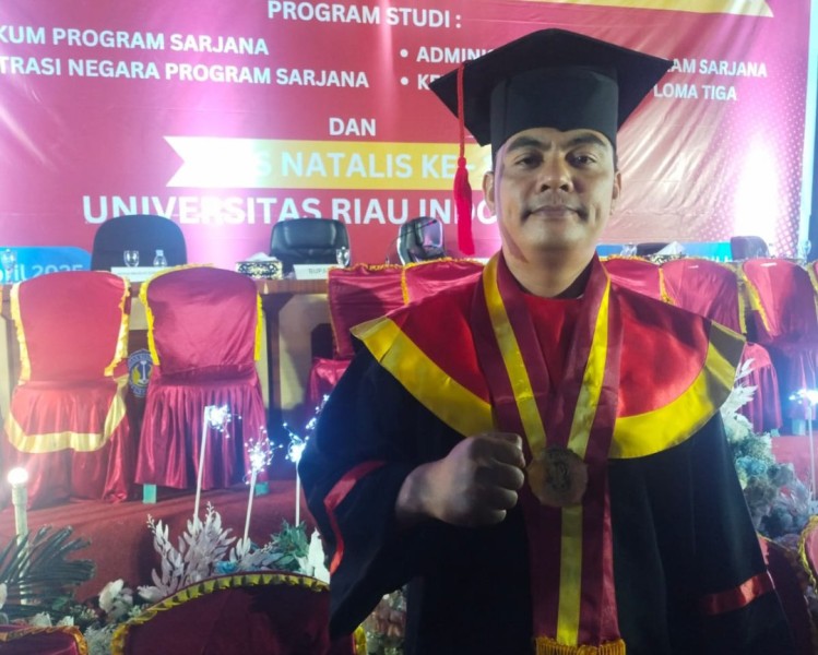 Tak Kenal Lelah, Jurnalis Ini Selesaikan Studi S1 Hukum Sambil Terjun di Dunia Investigasi