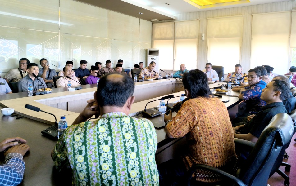 Bupati Pelalawan Pastikan Tak Ada Larangan Perusahaan Terima TBS dari Desa Bukit Kesuma