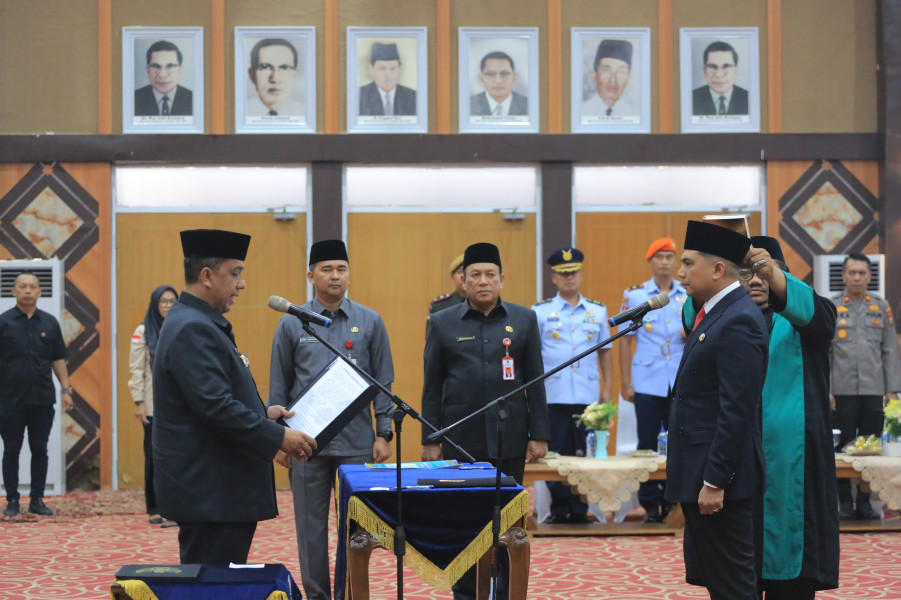 Pj Walikota Lantik Zulhelmi Arifin Sebagai Pj Sekdako Pekanbaru