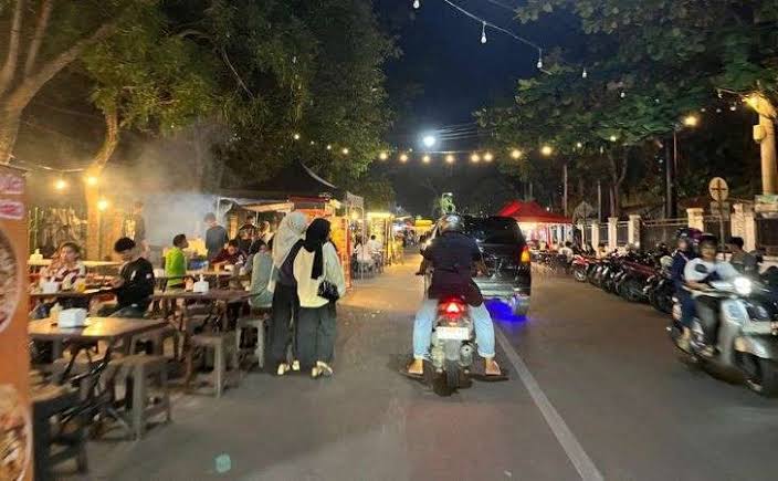 Setelah Diambil Alih Pemko, Kawasan Kuliner Malam Cut Nyak Dien Pekanbaru Kini Lebih Tertata