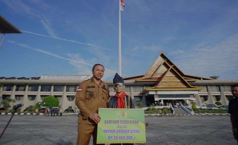 Viral Mendunia, Dikha Bocah Penari Pacu Jalur Kini Dianugerahi Beasiswa dan Gelar Duta Pariwisata