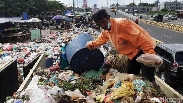 Jasa Angkutan Sampah Tahun 2025 Masih Proses Lelang