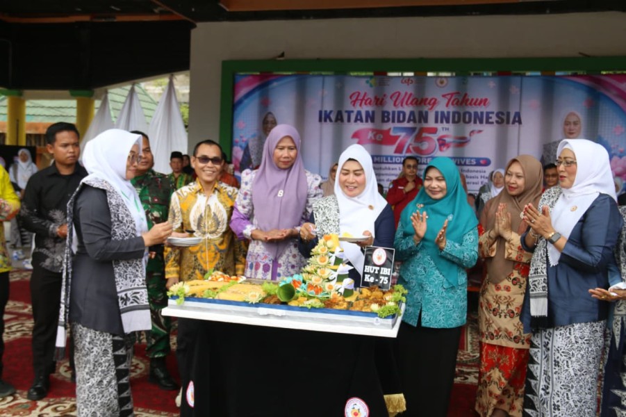 Wabup Yuliantini Hadiri HUT ke-75 IBI, Ajak Bidan Perkuat Sinergi Wujudkan Pelayanan Kesehatan Berkualitas di Inhil