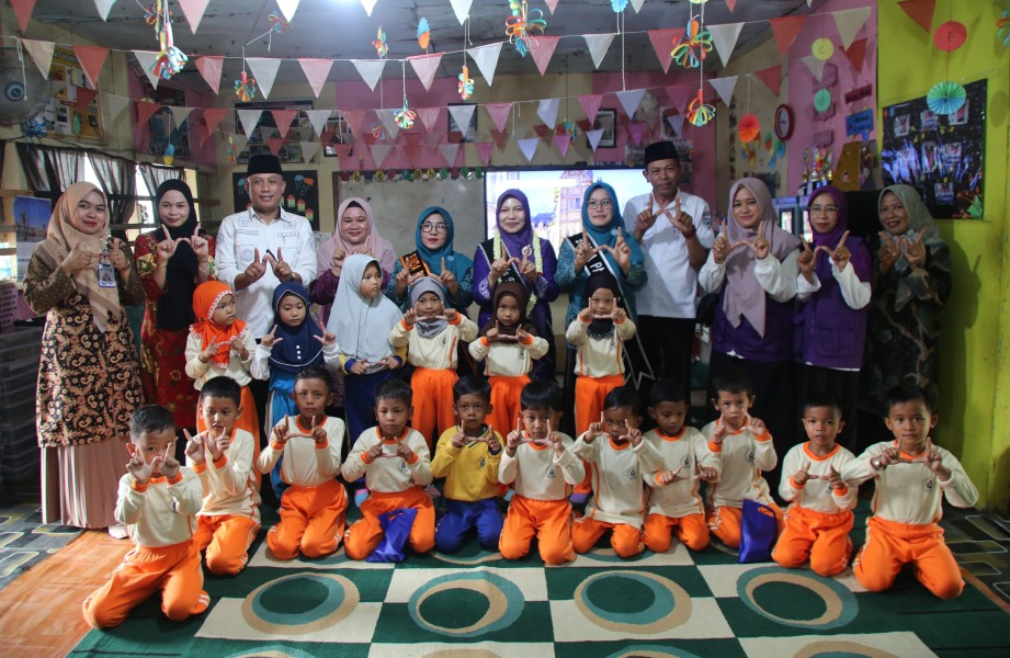 Bunda PAUD Inhil Tinjau Langsung Lingkungan Belajar TK Pertiwi 3 di Desa Bagan Jaya