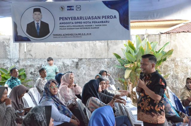 Tengku Azwendi Gelar Penyebarluasan Perda Retribusi Pajak di Jalan Kapling