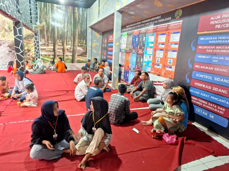 Kamis Penuh Haru di Lapas Tembilahan: Pelukan Keluarga Jadi Obat, Prayitno Pastikan Layanan Kunjungan Hangat dan Aman