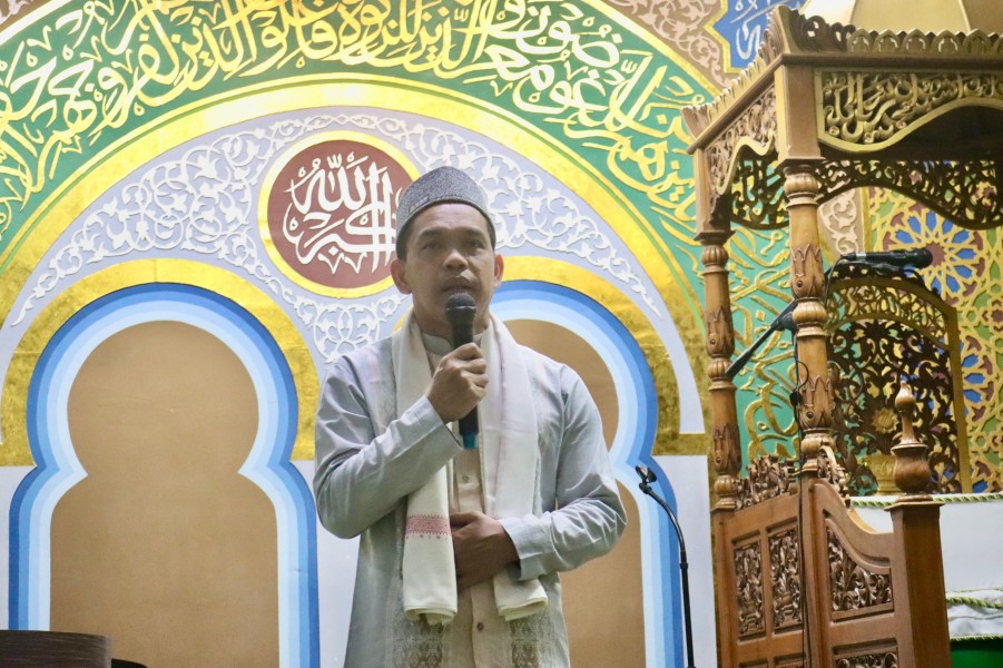 PJ Bupati Inhil Erisman Yahya Laksanakan Shalat Subuh Keliling (Suling) dan Serahkan Bantuan Sembako