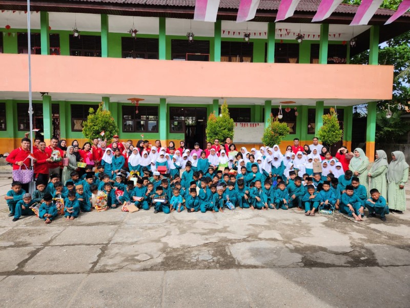 170 Siswa Ikuti Penyuluhan Hukum dan Kreasi Tas Daur Ulang Bersama Kejari Inhu