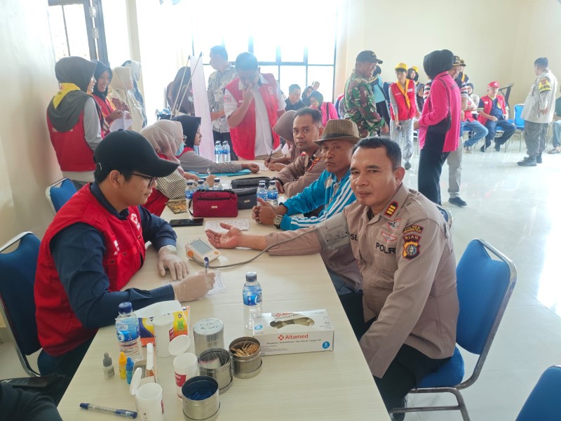 Dari Seragam untuk Kemanusiaan: Polsek Keritang Gelar Aksi Donor Darah Massal